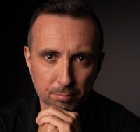 Portret: Artur Racicki